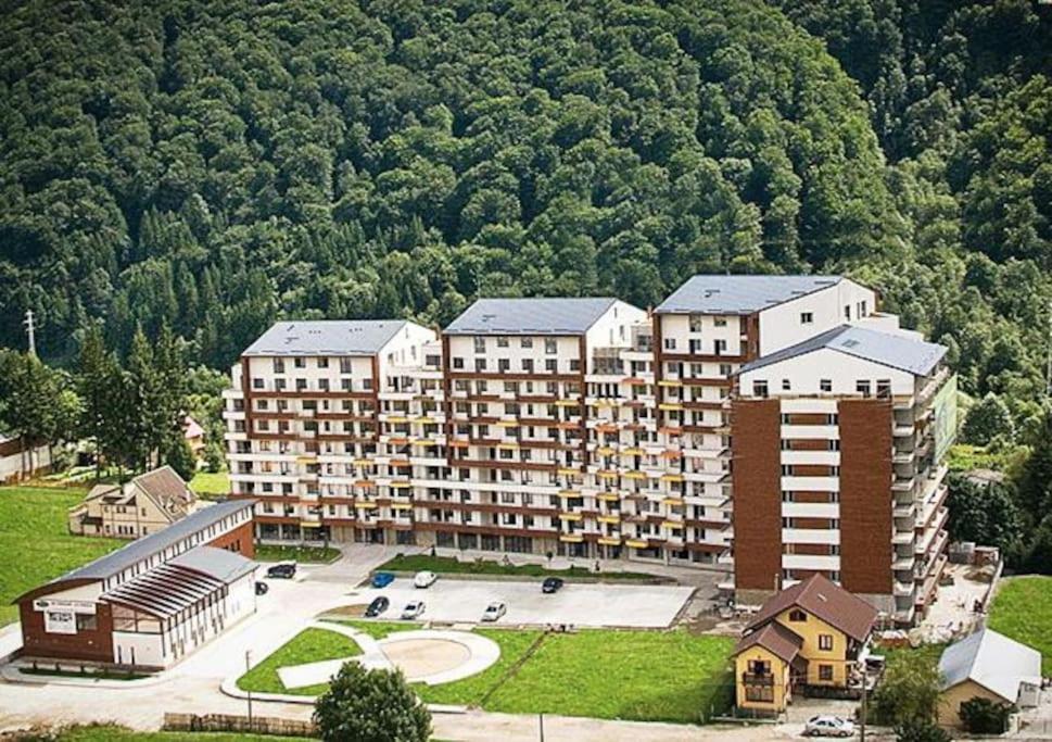 Romantic Jacuzzi Luxury Apartment Sinaia Eksteriør bilde